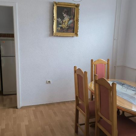 Trosoban Stan U Zenici Lägenhet Zenica Exteriör bild